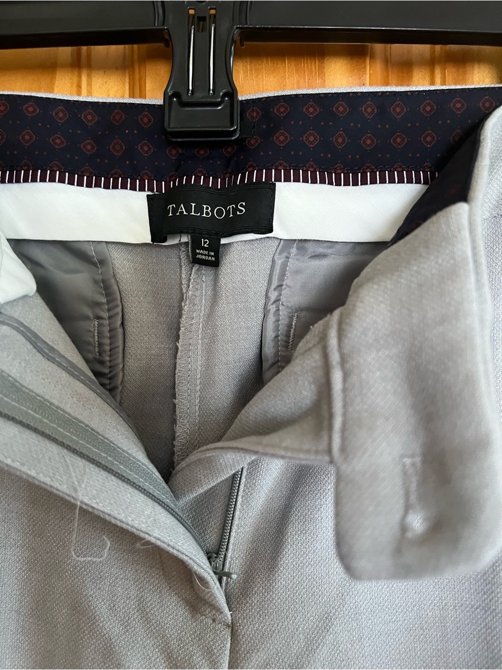 Talbots Beige Cropped Pants - Picture 4 of 6